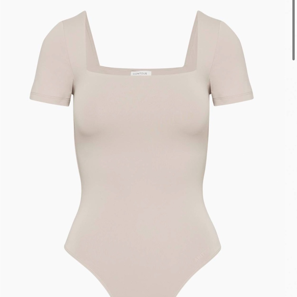 Aritzia Babaton Contour Squareneck Shortsleeve Bodysuit